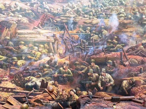La bataille de Dien Bien Phu se raconte en peinture panoramique hinh anh 2