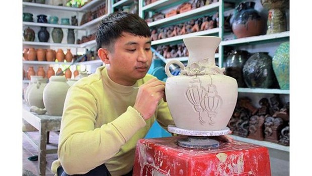 Le village de poterie de Thanh Ha entretient le feu de la tradition hinh anh 3