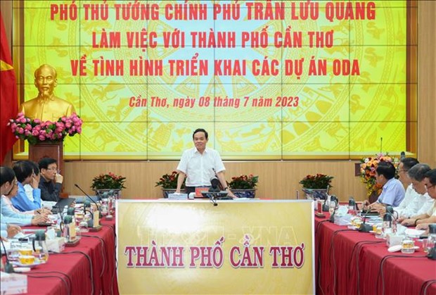 Le vice-Premier ministre Tran Luu Quang travaille sur les projets d’APD a Can Tho hinh anh 1